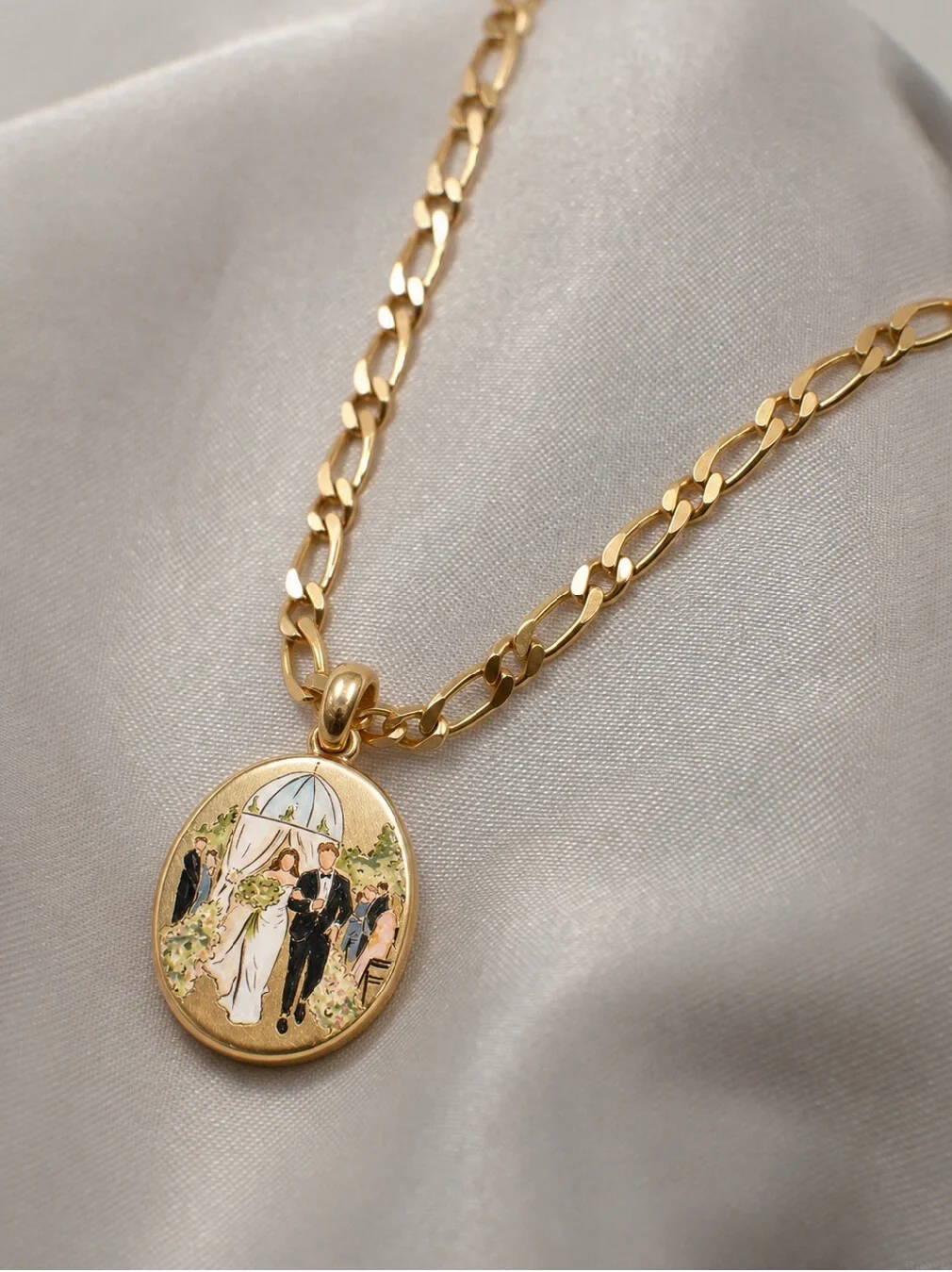 A wedding story in miniature